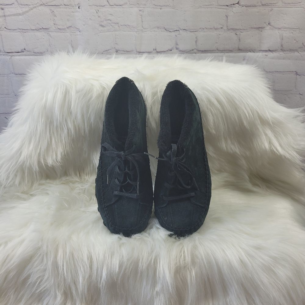 Women's Sketchers Black Relaxed Fit Suede Leather Sneakers Sz 7.5 Good Condition